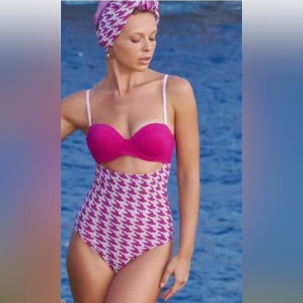 - NWT WET Swimwear Piper Houndstooth Women's Swimsuit